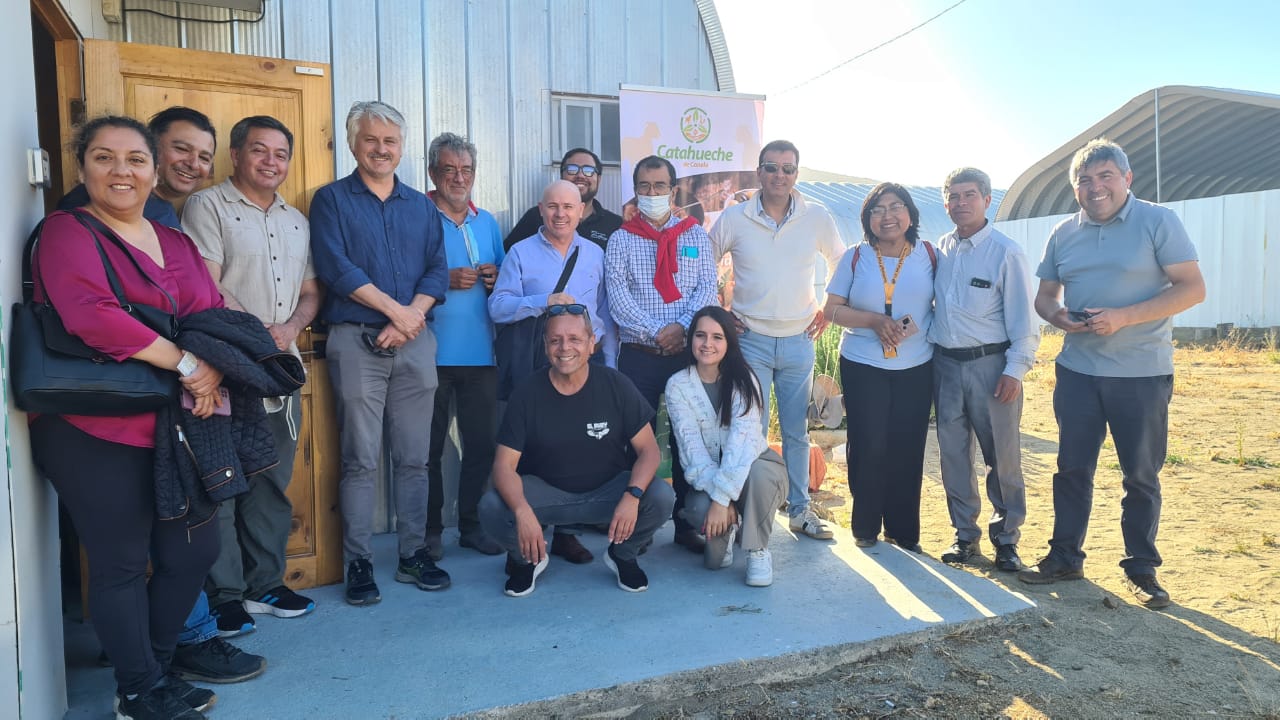 Productores caprinos muestran sus logros a comitiva proveniente de Arica y Parinacota