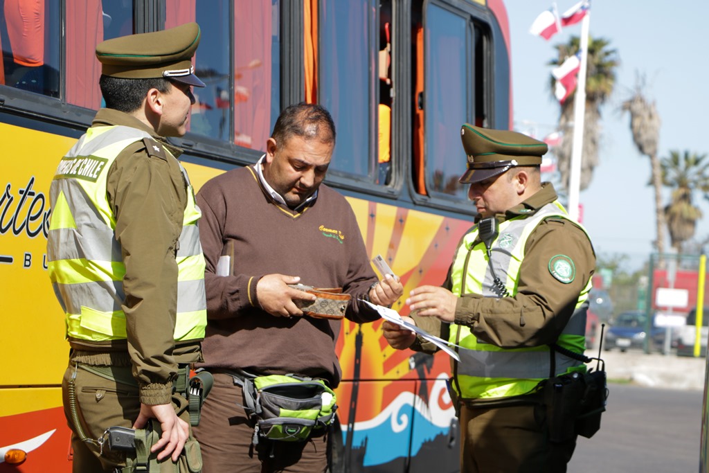 Refuerzan fiscalizaciones en terminales de buses para garantizar viajes seguros durante fiestas patrias